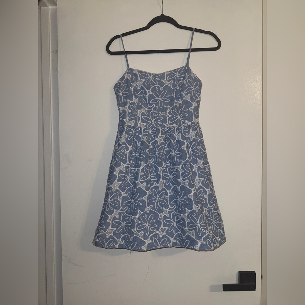 LILLY PULITZER Hollander For A Dollar Chambray Eyelet Dress SIZE: 4 - Picture 7 of 15